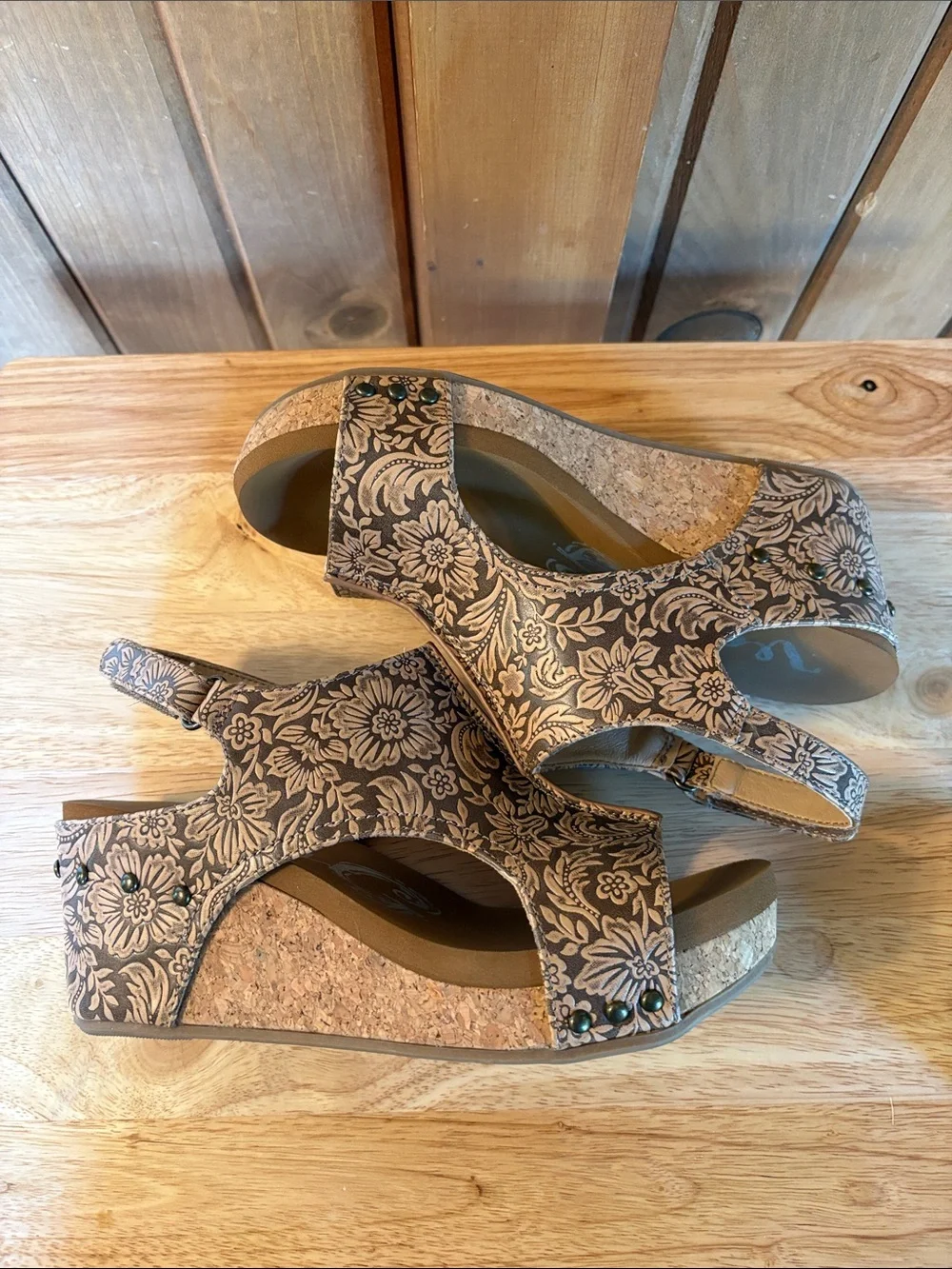 Very G Liberty Tooled Wedges